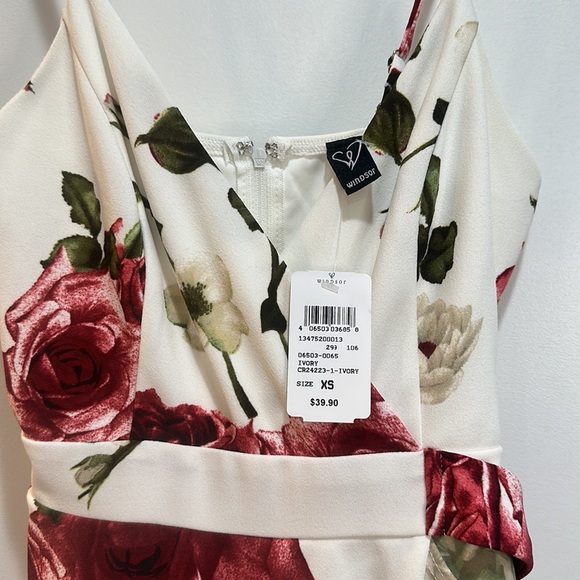 BRAND NEW WINDSOR rose romper in XS - Picture 2 of 9